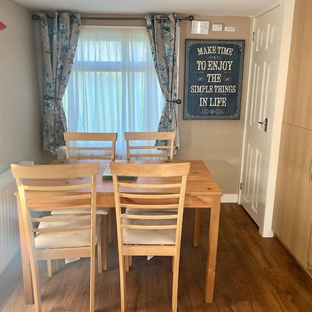 2 Bedroom Self-Catering Chalet Stepps Екстер'єр фото