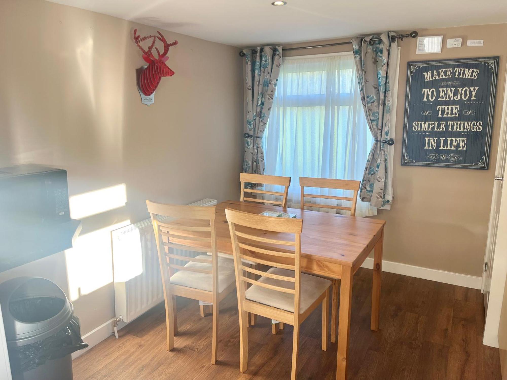 2 Bedroom Self-Catering Chalet Stepps Екстер'єр фото