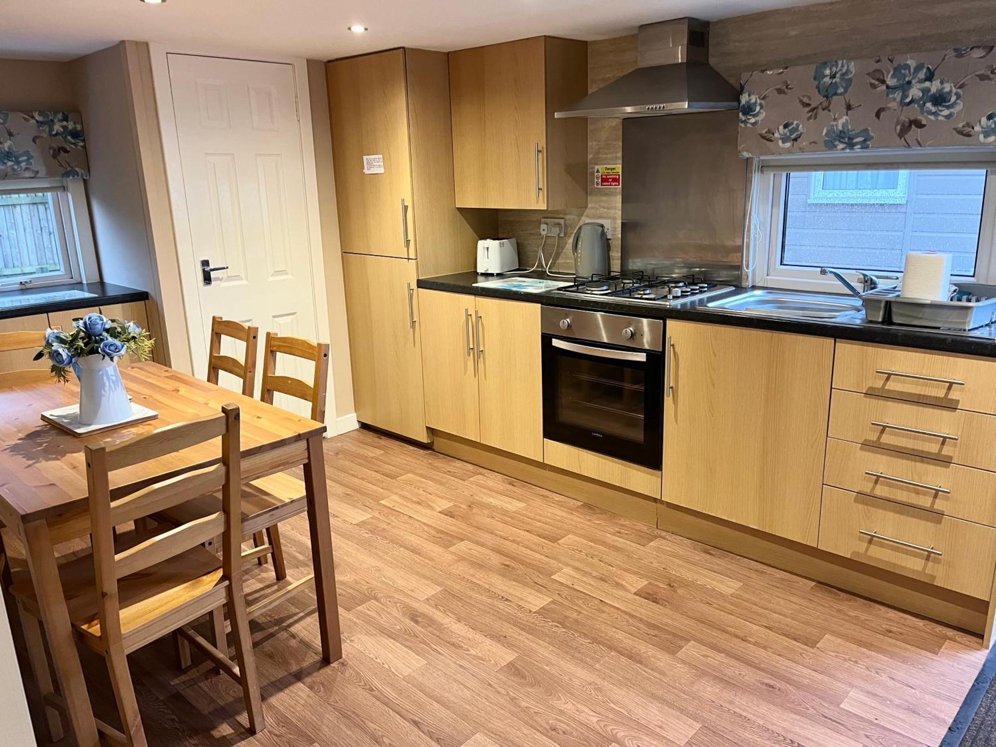 2 Bedroom Self-Catering Chalet Stepps Екстер'єр фото